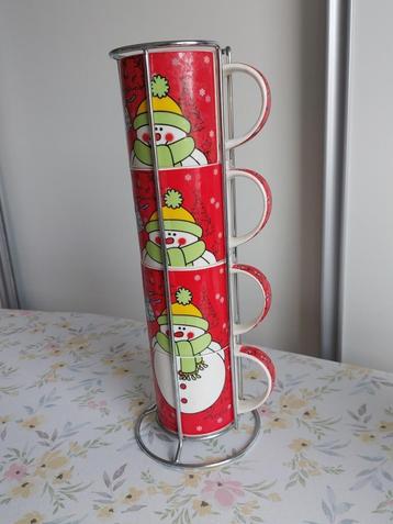 4 Kerstmokken met Sneeuwpoppen ontwerp in metalenhouder beschikbaar voor biedingen