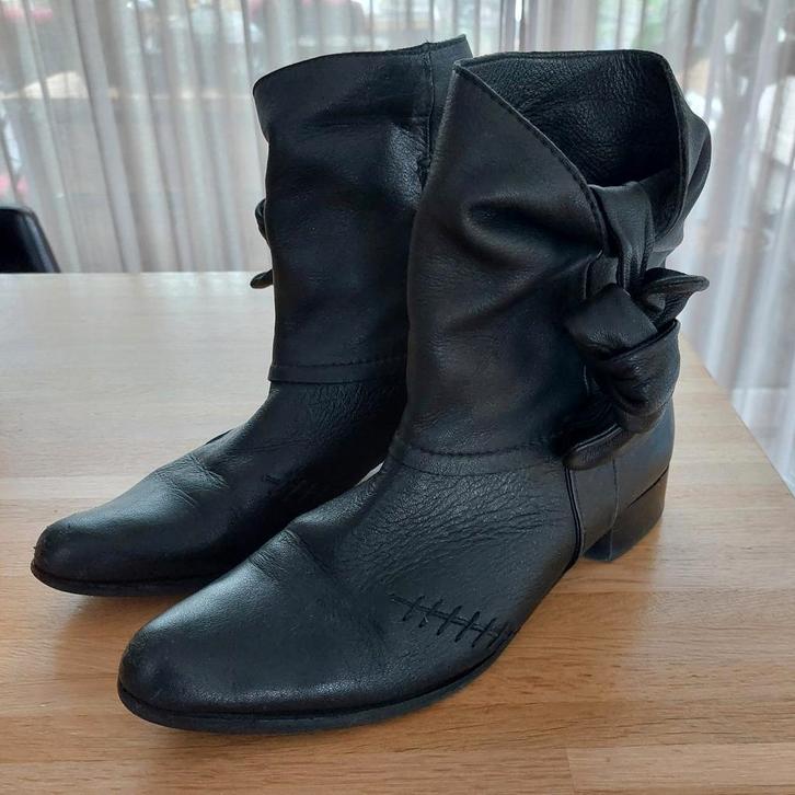 Kalfs leren laarsjes met strik, maat 40, Kleding | Dames, Schoenen, Gedragen, Lage of Enkellaarzen, Zwart, Ophalen