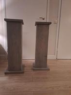 Twee houten sokkels / plantenstandaards, Huis en Inrichting, Woonaccessoires | Zuilen en Pilaren, Ophalen, Zo goed als nieuw