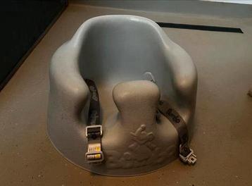 Bumbo vloerzitje met tafel beschikbaar voor biedingen