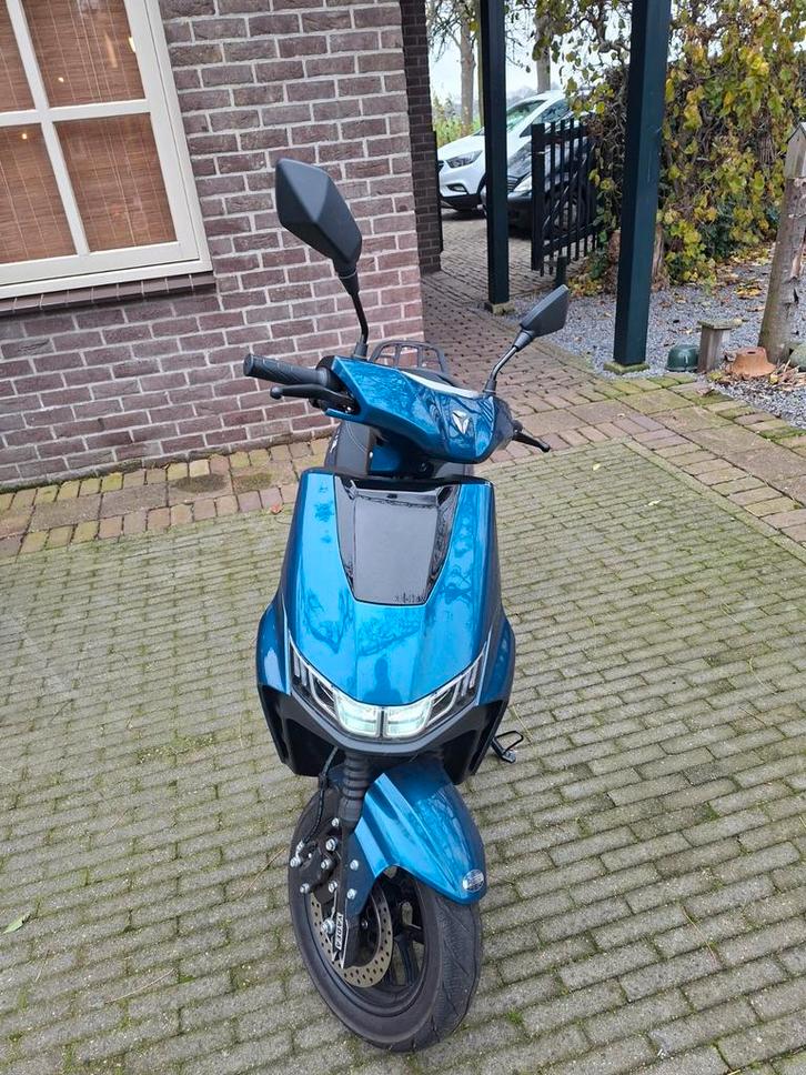 Elektrische scooter Yadea T9L met 2 accu's, Fietsen en Brommers, Scooters | Peugeot, Zo goed als nieuw, Overige modellen, Elektrisch