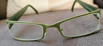 Damesbril beschikbaar voor biedingen