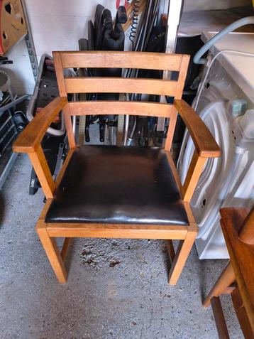 Vintage Keukenstoel met Armleuningen beschikbaar voor biedingen