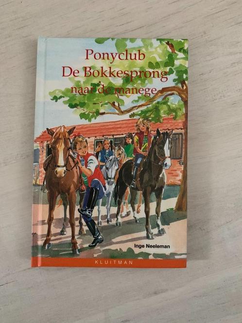 Ponyclub De Bokkesprong naar de manege, Boeken, Kinderboeken | Jeugd | onder 10 jaar, Gelezen, Ophalen of Verzenden