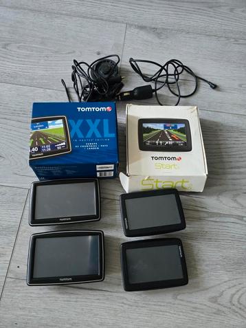 4 tomtom met toebehoren beschikbaar voor biedingen
