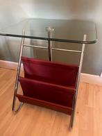 Bijzondere vintage glazen tafel met Lectuurbak, Huis en Inrichting, Woonaccessoires | Krantenbakken en Lectuurbakken, Ophalen