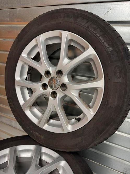 17” winterset Jeep Cherokee 2014-2024 met 215/60R17, Auto-onderdelen, Banden en Velgen, Banden en Velgen, Winterbanden, 17 inch