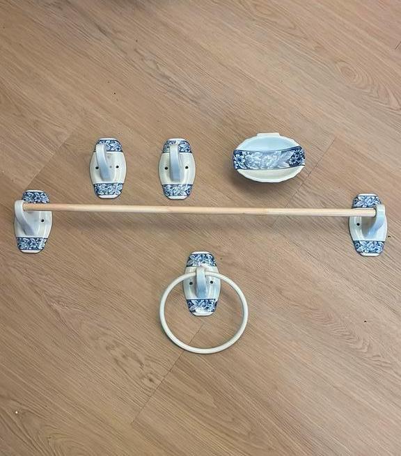 Retro brocante Badkamer set KERAMIEK handdoekenstang & haken, Huis en Inrichting, Badkamer | Badtextiel en Accessoires, Ophalen of Verzenden