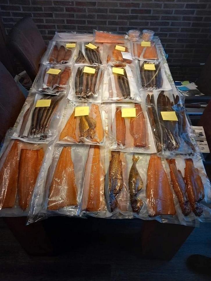 Gerookte en verse vis tekoop., Diversen, Levensmiddelen, Ophalen of Verzenden