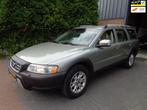 Volvo XC70 2.4 D5 Momentum,Navi,Leder,PDC,Cruise control, Auto's, Volvo, Automaat, 1694 kg, Zwart, 193 €/maand