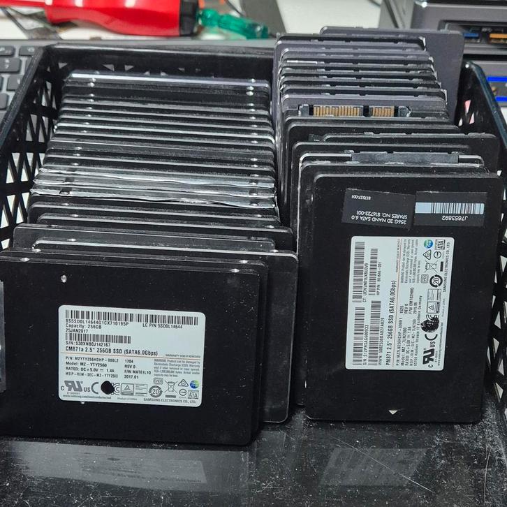 Diverse Samsung 250/256GB SSD 2,5" Sata, Computers en Software, Harde schijven, Gebruikt, Laptop, Intern, SSD, SATA, Verzenden