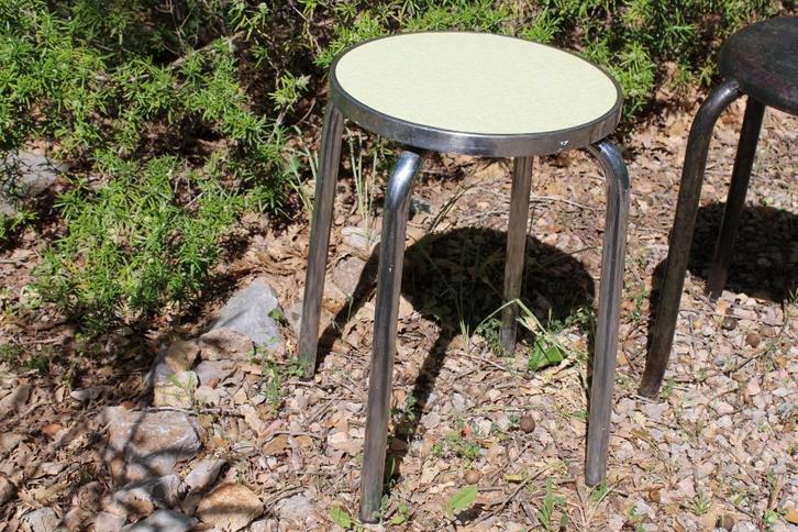 Brocante - Stoere Vintage kruk!, Huis en Inrichting, Krukjes, Gebruikt, Ophalen of Verzenden