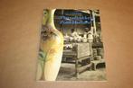 Boek - N. V. Koninklijke Plateelbakkerij Zuid-Holland, Antiek en Kunst, Antiek | Keramiek en Aardewerk, Ophalen of Verzenden