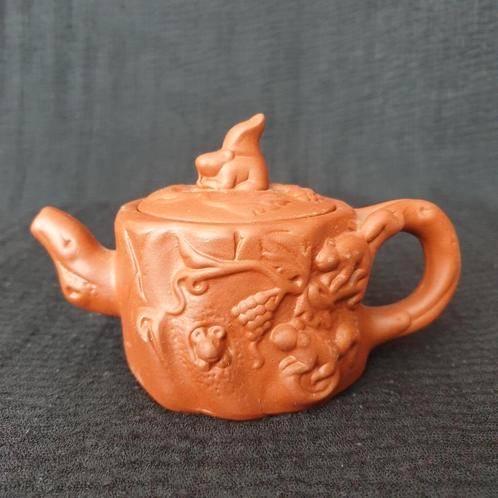 Vintage ca. 1970 Chinese Yixing theepot, Antiek en Kunst, Antiek | Keramiek en Aardewerk, Ophalen of Verzenden