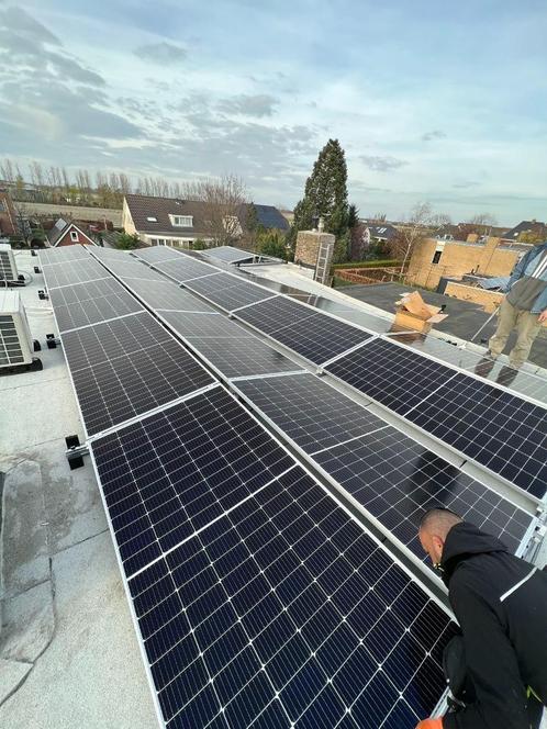 10 zonnepanelen met micro omvormers geïnstalleerd, Diversen, Cadeaupapier, Zo goed als nieuw, Ophalen