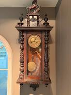 Antieke Wandklok met Paard, Antiek en Kunst, Antiek | Klokken, Ophalen of Verzenden