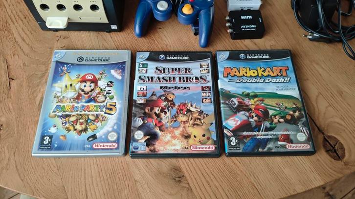 Nintendo GameCube - 3 controllers - 3 spellen, Spelcomputers en Games, Spelcomputers | Nintendo GameCube, Gebruikt, Zwart, Met 3 controllers of meer