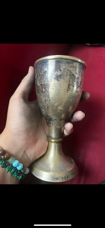 Vintage Bronzen Beker / rekwisieten beschikbaar voor biedingen