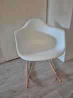 Witte Schommelstoel - Relax in Stijl!, Huis en Inrichting, Stoelen, Ophalen, Hout, Wit, Zo goed als nieuw