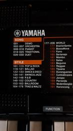Yamaha keyboard met standaard, Ophalen of Verzenden, Zo goed als nieuw, 61 toetsen, Yamaha