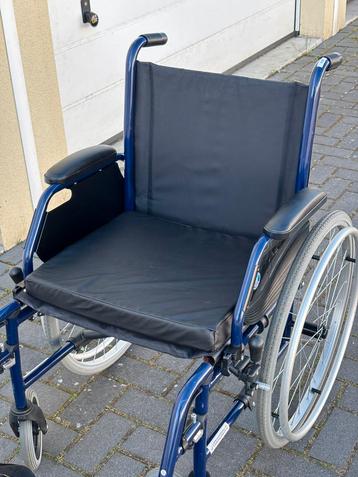 Zeer mooie stevige inklapbare Rolstoel Vermeiren beschikbaar voor biedingen