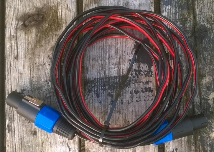 Luidsprekersnoer 10 meter - 2x2,5mm (rood/zwart), Muziek en Instrumenten, Kabels en Stekkers, Zo goed als nieuw, Speaker of Versterker