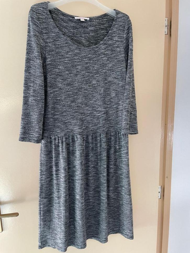 Grijs gemêleerd jurkje Esprit maat XXL (42), Kleding | Dames, Jurken, Gedragen, Maat 42/44 (L), Grijs, Boven de knie, Ophalen of Verzenden