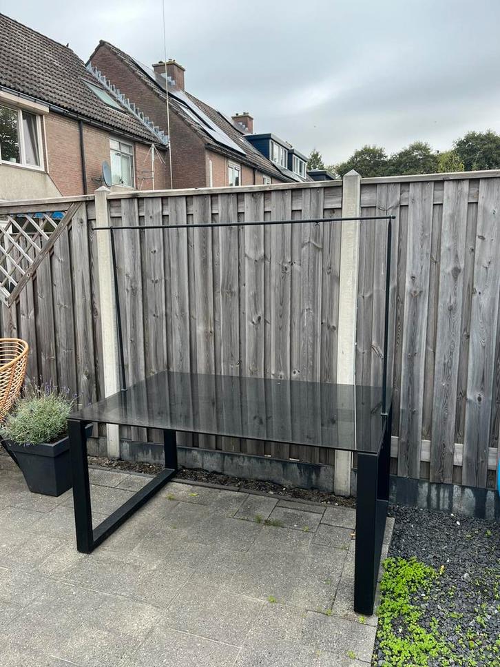 Eettafel 100 x 155 met glazen blad en stalen frame, Huis en Inrichting, Tafels | Eettafels, Gebruikt, 100 tot 150 cm, 150 tot 200 cm