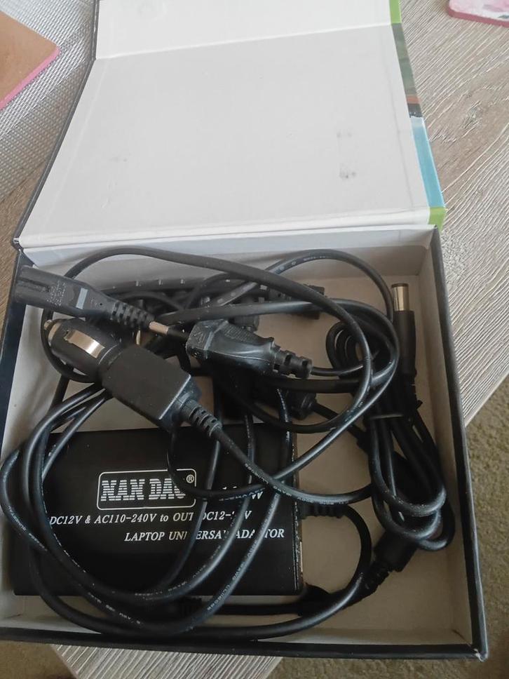 Universele Laptop Adapter - NAN DAO, Computers en Software, Laptop-opladers, Gebruikt, Ophalen of Verzenden