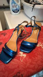 Vlot elegant hakschoentje, Blauw, Zo goed als nieuw, Bristol, Sandalen of Muiltjes
