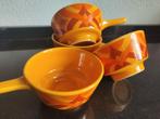 4 vintage/ retro kopjes met steel soep/saus okergeel/oranje, Verzamelen, Retro, Ophalen of Verzenden, Huis en Inrichting