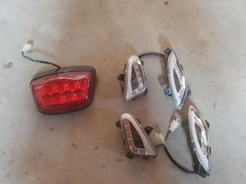 Achterlamp en led dagrij knipperlicht vx50 beschikbaar voor biedingen