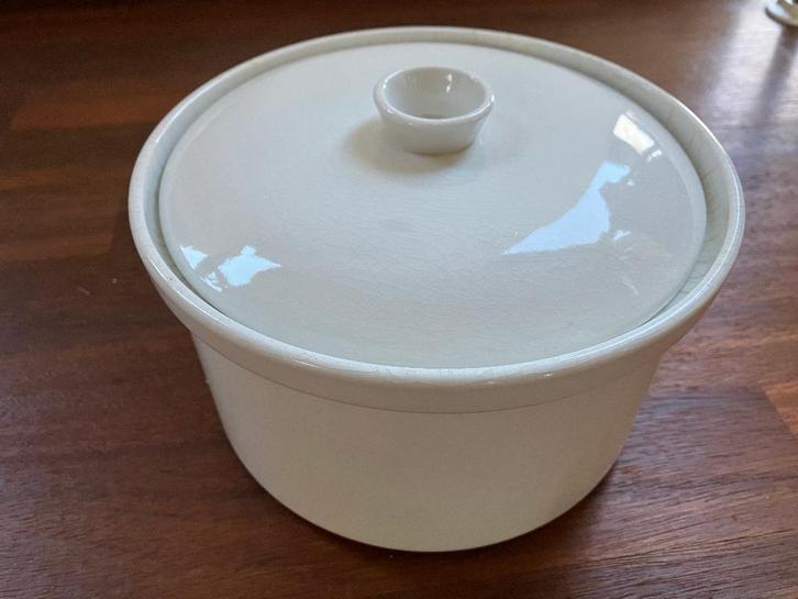 arabia kilta / iittala teema schaal met deksel wit 21 cm, Huis en Inrichting, Keuken | Servies, Gebruikt, Schaal of Schalen, Overige stijlen