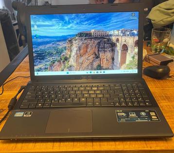 Asus Laptop i3 beschikbaar voor biedingen