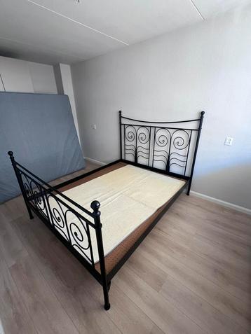 Bedframe bed 160 x 200 GRATIS AF TE HALEN