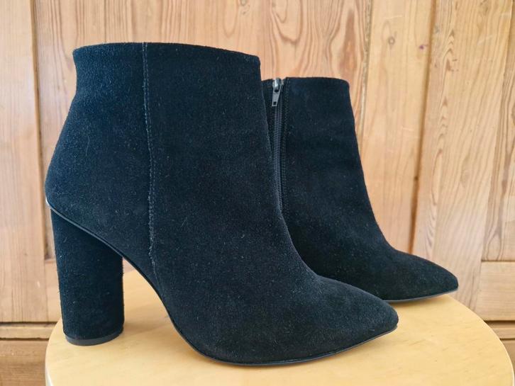 Selected Femme zwart suède enkellaars ronde hak mt 40 zgan, Kleding | Dames, Schoenen, Zo goed als nieuw, Lage of Enkellaarzen