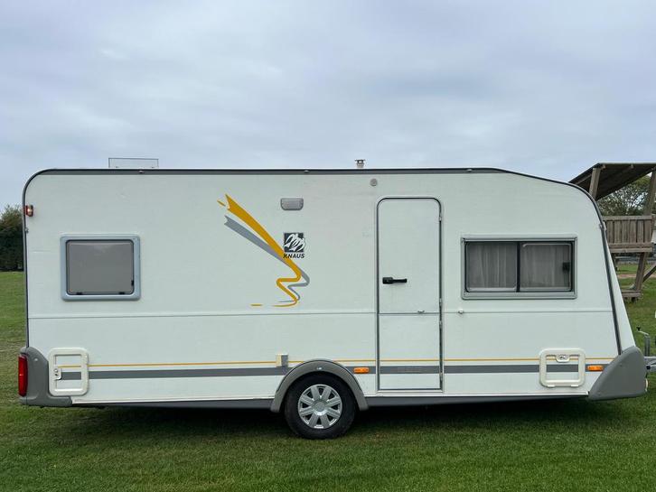 Knaus | Frans bed | Rondzit | Boiler | Voortent | 4 Persoons, Caravans en Kamperen, Caravans, Bedrijf, tot en met 4, 750 - 1000 kg