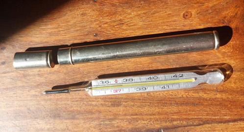 Vintage Brocades Thermometer met Metalen Koker, Antiek en Kunst, Antiek | Gereedschap en Instrumenten, Ophalen of Verzenden