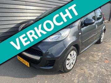 Peugeot 107 1.0-12V XS 2E EIGENAAR CARPLAY APK t/m 22-09-26! beschikbaar voor biedingen