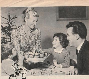 retro reclame 1959 Philips oudejaarsavond foto oliebollen beschikbaar voor biedingen