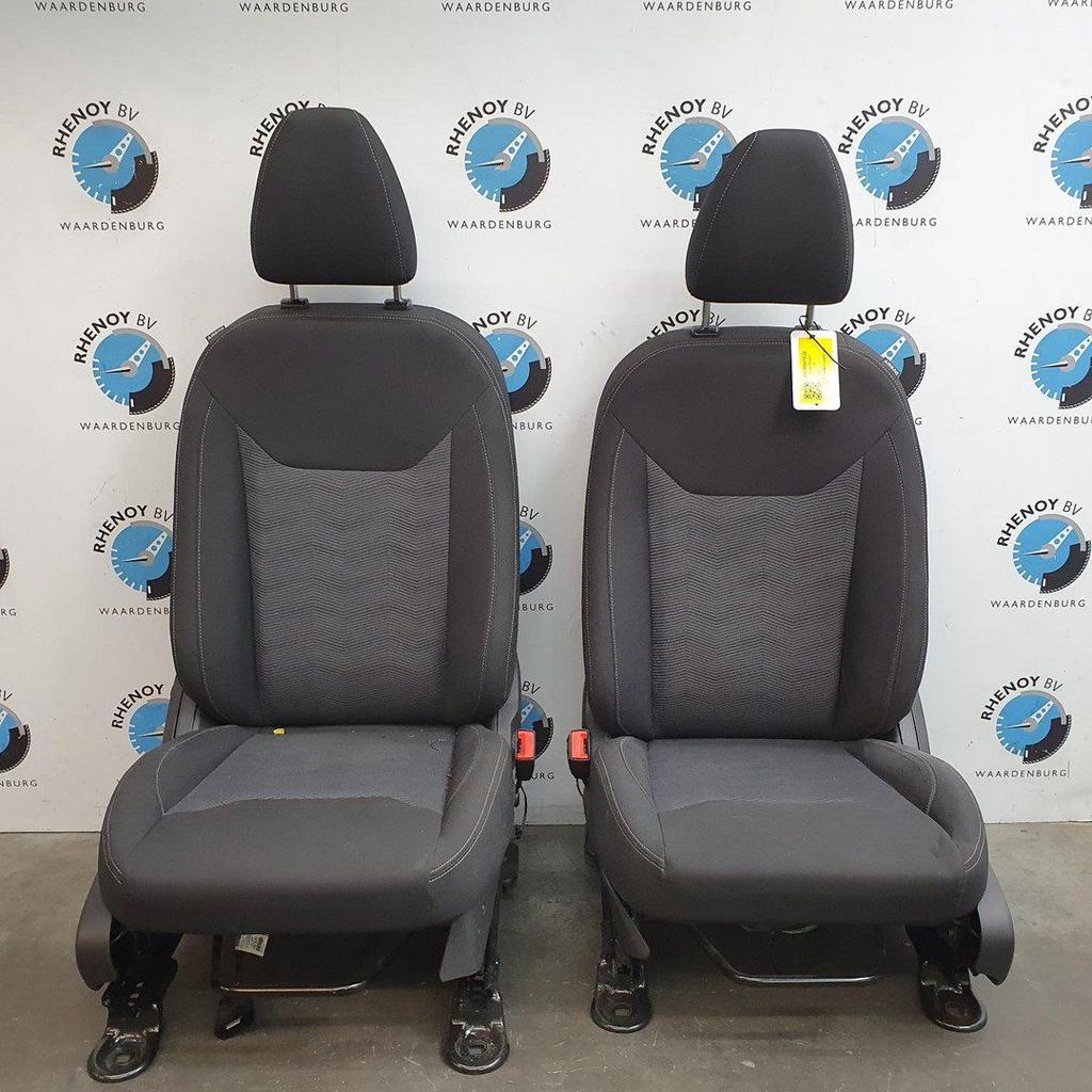 FORD KA+ INTERIEUR COMPLEET 2016, Ophalen of Verzenden, Gebruikt, Stiba lid