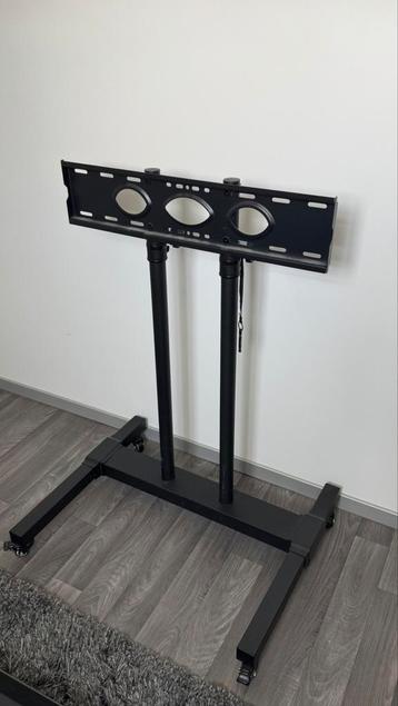 TV meubel - mobiel platform - TV beugel beschikbaar voor biedingen