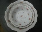 Nest schalen set Victoria geschulpte rand vol roze roosjes, Antiek en Kunst, Antiek | Servies los, Ophalen of Verzenden