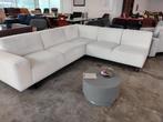 Hoekbank 285 x 240 cm. Mooi! Seconde Life Wolvega, Huis en Inrichting, Banken | Bankstellen, Ophalen, 250 tot 300 cm, Hoekbank
