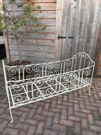 Antiek Frans gietijzeren kinderbedje, Ophalen