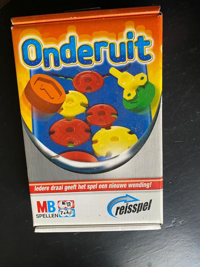 Onderuit reisspel, Hobby en Vrije tijd, Gezelschapsspellen | Bordspellen, Ophalen of Verzenden, Reisspel