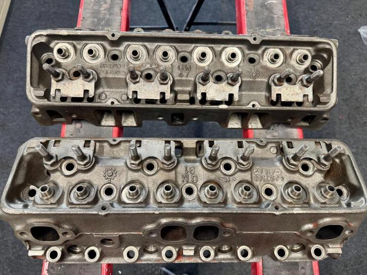Chevrolet small block Camel Hump cilinder heads, Auto-onderdelen, Motor en Toebehoren, Chevrolet, Gebruikt, Ophalen of Verzenden
