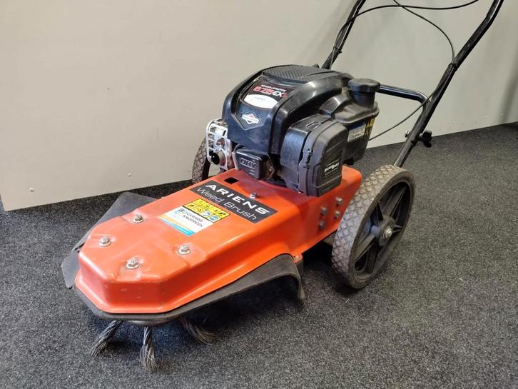 Onkruidborstel te huur (benzinemotor), Tuin en Terras, Veegmachines, Gebruikt, Ophalen