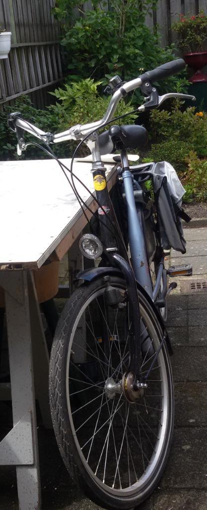 ZEER MOOI LUXE DAMES FIETS MET EXTRA LAGE INSTAAP, Fietsen en Brommers, Fietsen | Dames | Moederfietsen, Zo goed als nieuw, Overige merken