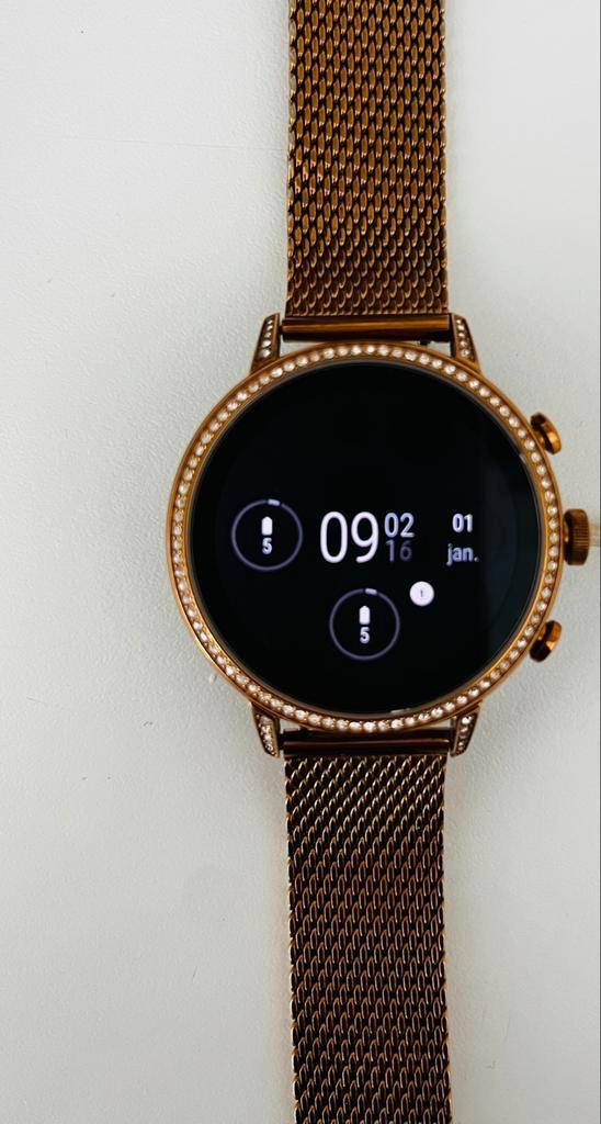 Fossil Smartwatch - Stijlvol en Functioneel, Sieraden, Tassen en Uiterlijk, Smartwatches, Zo goed als nieuw, Android, Roze, Afstand